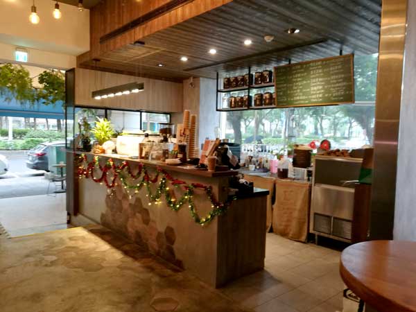 カウンター-Twin Brothers Cafe：台北東区でゆっくり読書ができるカフェ-idobon.com