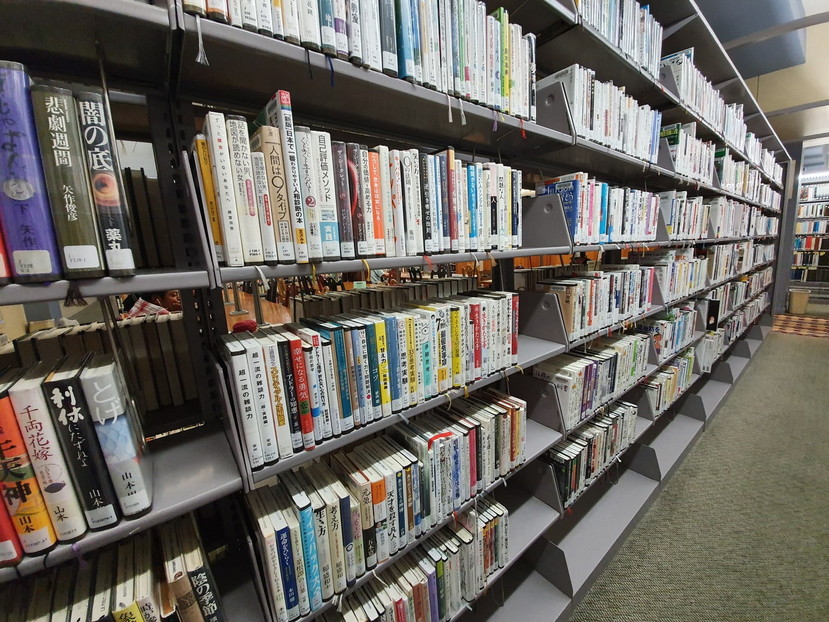 ロサンゼルス中央図書館-日本語の本